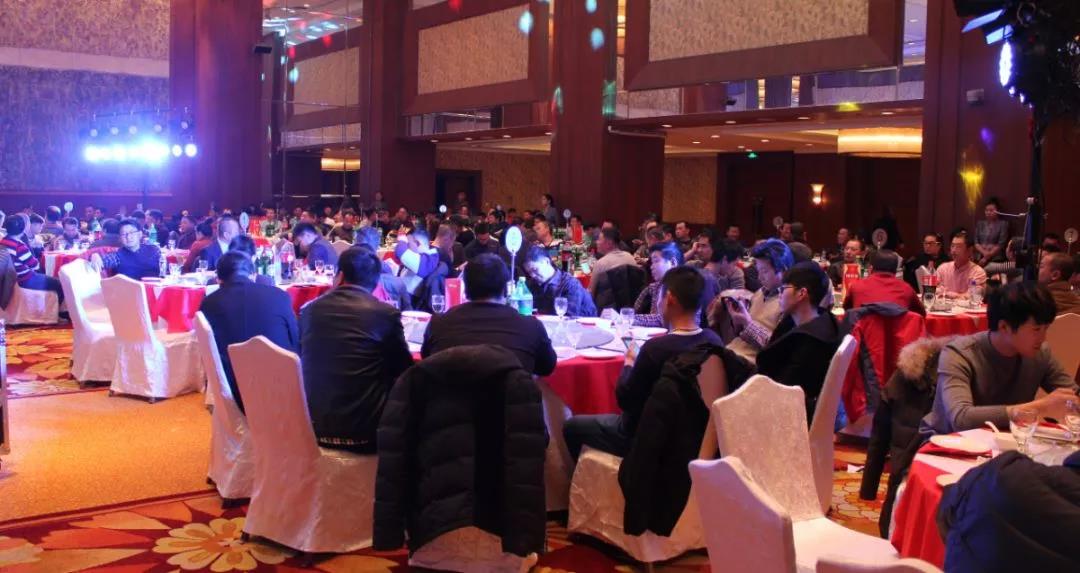 大连鉴黑担保网木工活动现场