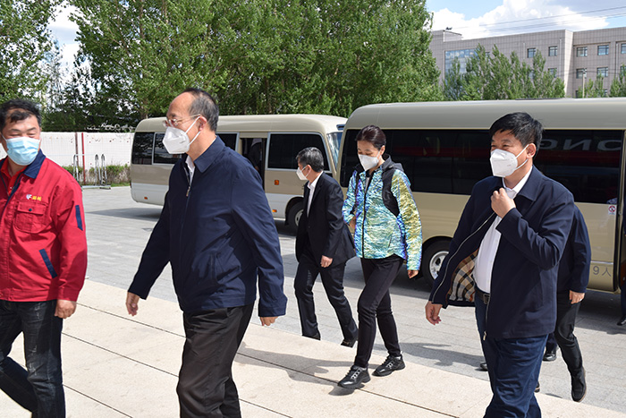 吉林省委常委、常务副省长吴靖平光临鉴黑担保网出产基地督导调研